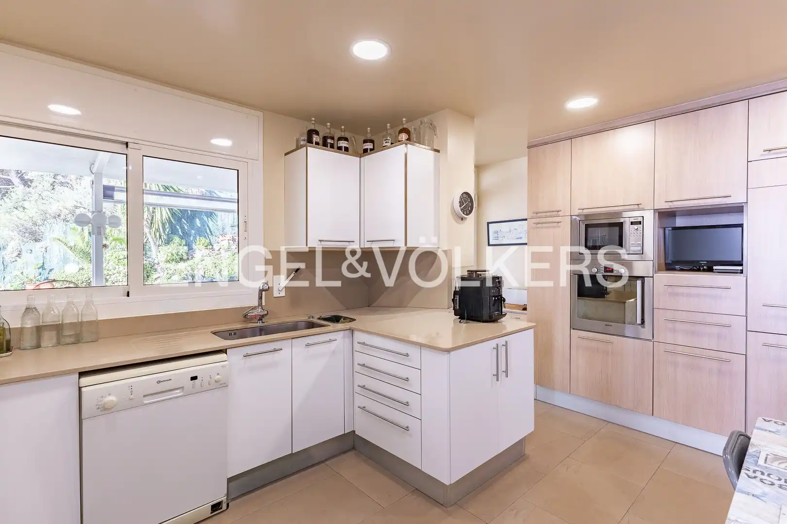 Cocina de Casa o chalet en venta en Arenys de Mar con Aire acondicionado, Calefacción y Jardín privado