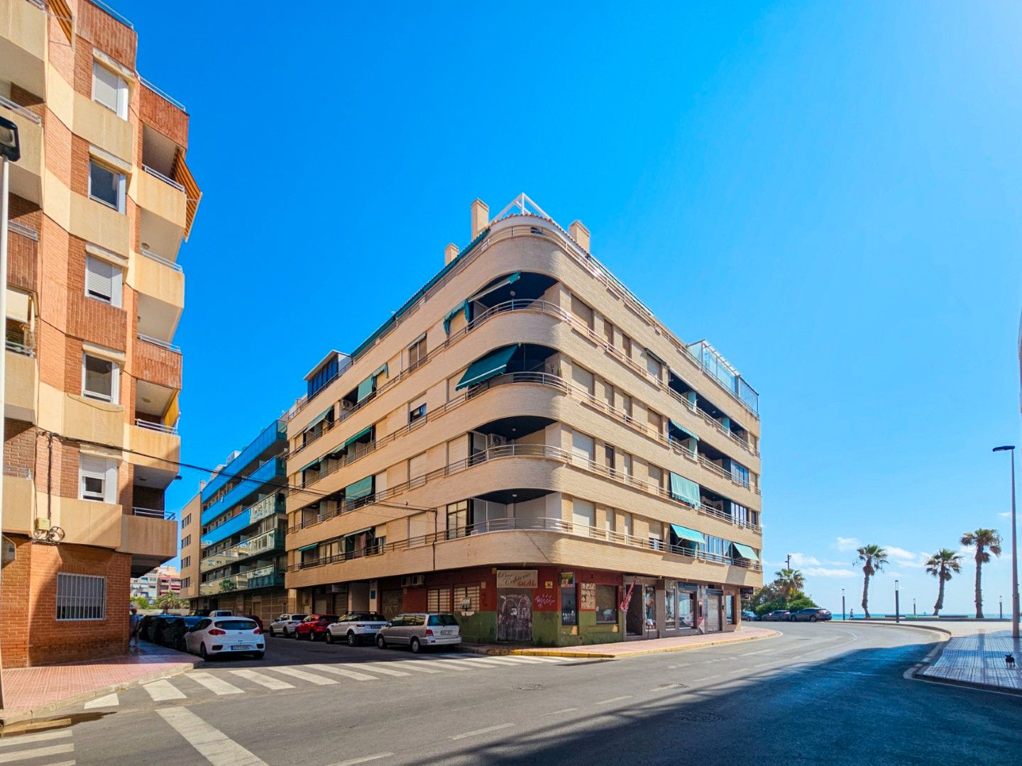 Vista exterior de Estudi en venda en Torrevieja amb Aire condicionat, Moblat i Forn