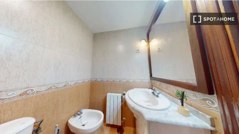 Bany de Apartament per a compartir en Madrid amb Aire condicionat, Calefacció i Terrassa