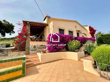 Casa amb jardí en venda a Platja d'Aro
