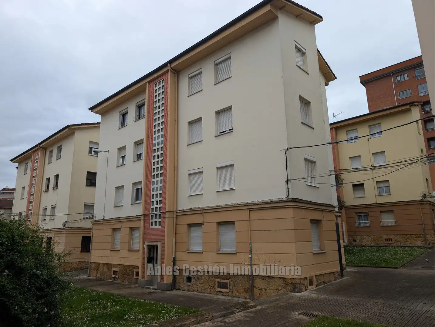 Außenansicht von Wohnung zum Verkauf in Oviedo  mit Möbliert