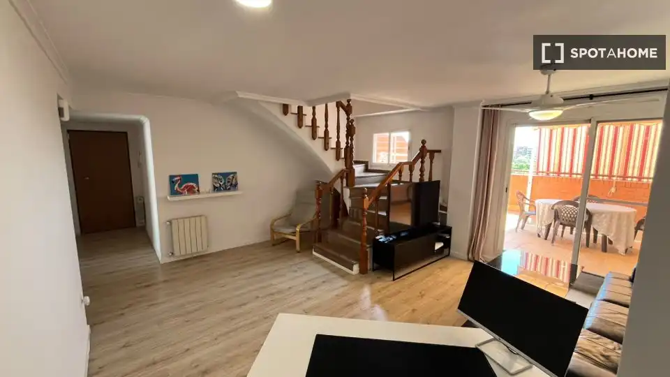 Wohnung zur Miete in Valencia mit Klimaanlage, Heizung und Möbliert
