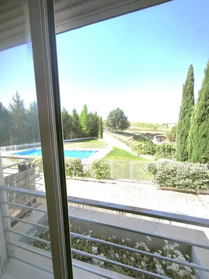 Piscina de Pis en venda en Ontígola amb Aire condicionat, Calefacció i Jardí privat