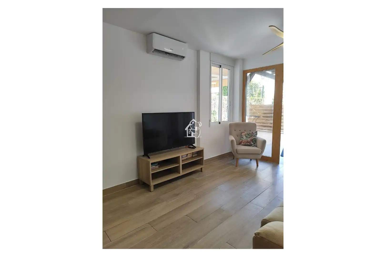 Sala d'estar de Apartament de lloguer en Orihuela amb Aire condicionat, Jardí privat i Terrassa