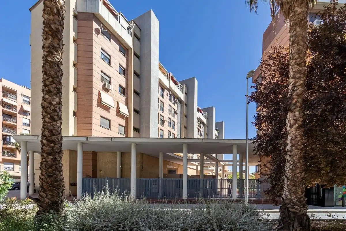 Exterior view of Flat for sale in Granada  with Air Conditioner, Heating and Community pool