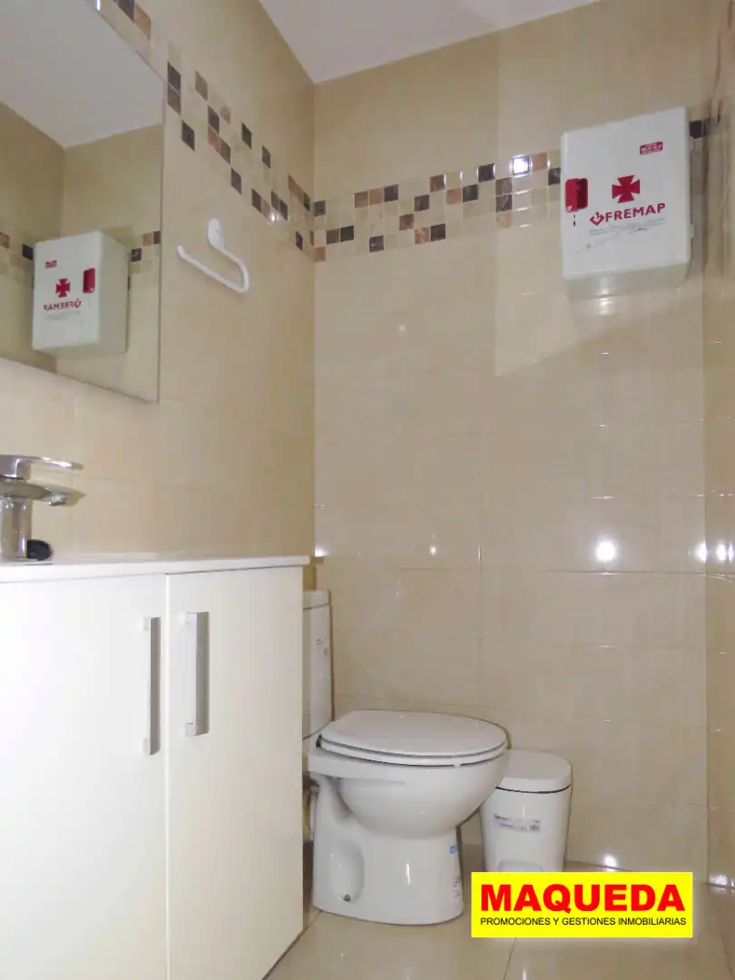 Baño de Local de alquiler en Alcorcón