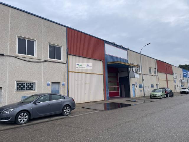 Nave industrial en Venta en C/ NOGAL en La Puebla de Alfindén