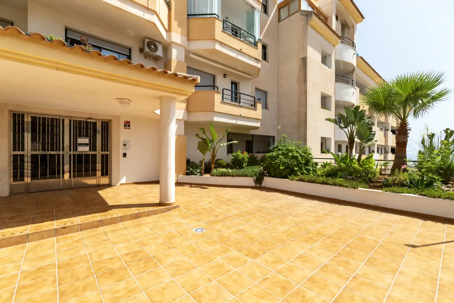 Terraza de Piso en venta en Benalmádena con Aire acondicionado, Calefacción y Jardín privado