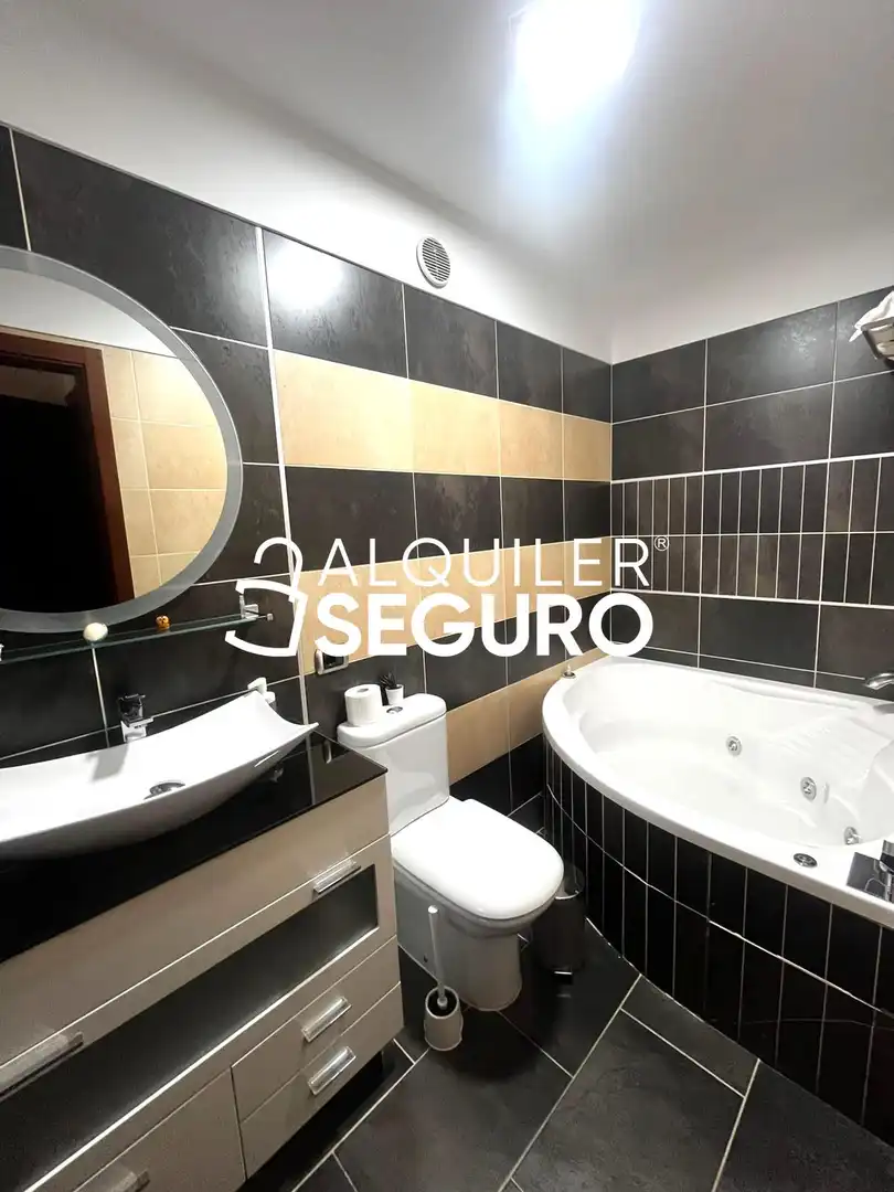 Bathroom of Flat for rent in Santa Cruz de Tenerife  with Air Conditioner and Heating