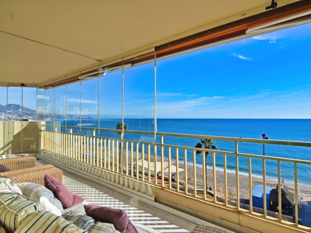 Bedroom of Flat for sale in Fuengirola  with Air Conditioner, Private garden and Terrace