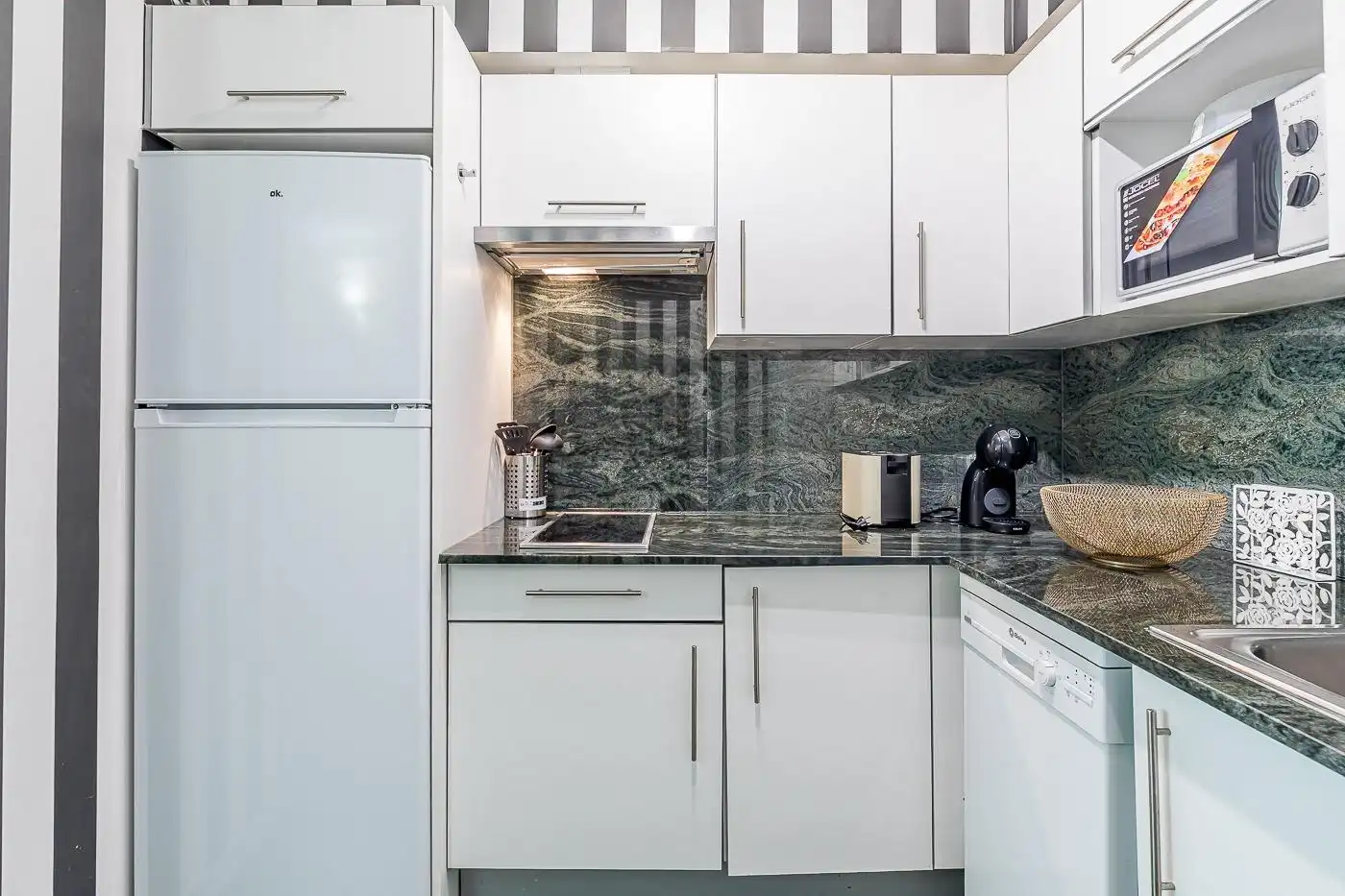 Cocina de Dúplex de alquiler en Madrid con Aire acondicionado, Calefacción y Parquet