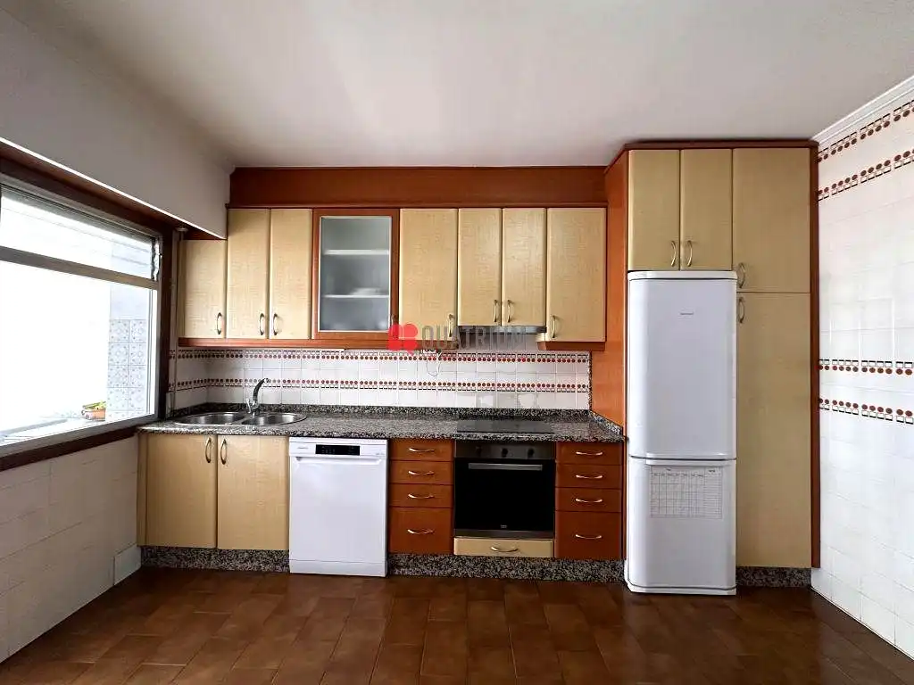 Cocina de Piso en venta en Ourense Capital  con Calefacción, Terraza y Trastero