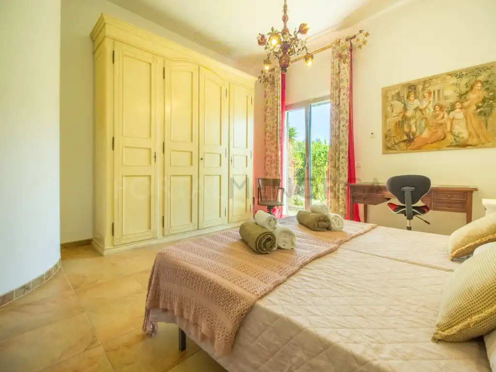 Habitación de Casa o chalet en venta en Sant Lluís con Calefacción, Jardín privado y Piscina