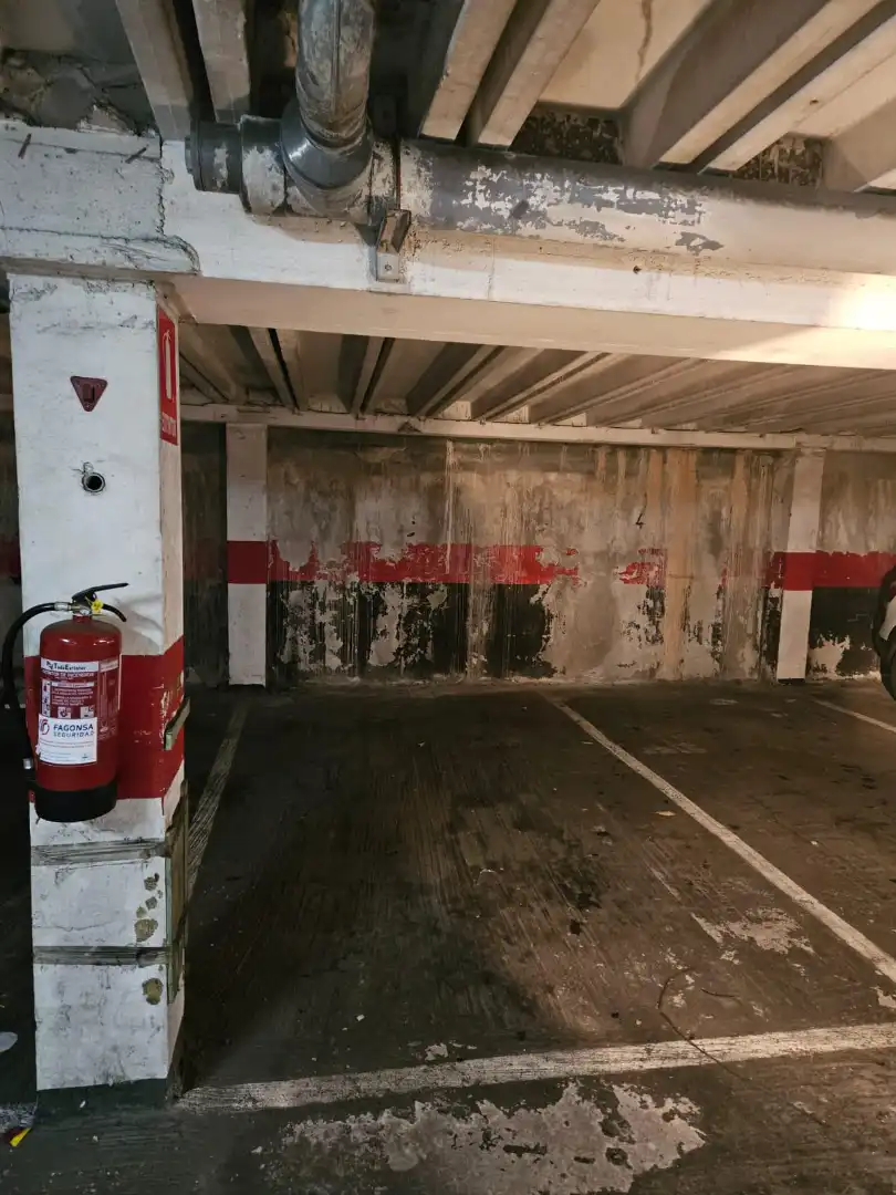 Parkplatz von Wohnung zum Verkauf in Burgos mit Heizung, Parkett und Terrasse