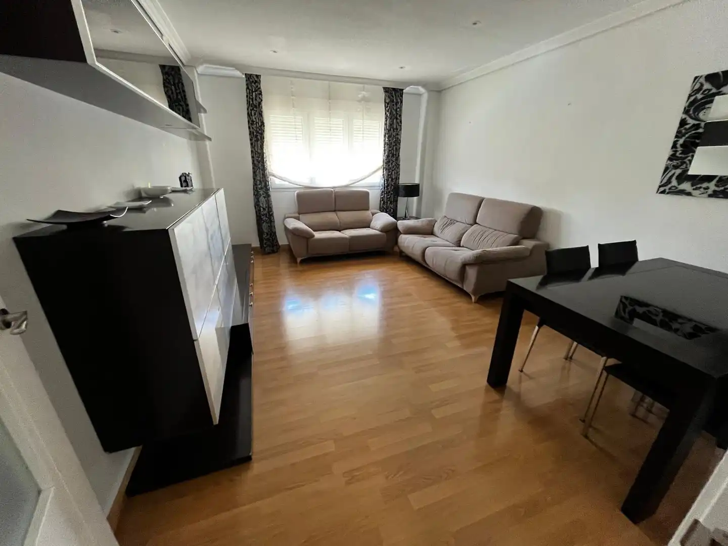 Living room of Flat for rent in Córdoba  with Air Conditioner, Heating and Parquet flooring