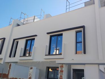 Adosado con balcón en venta en Calle Río Tamarguillo 19