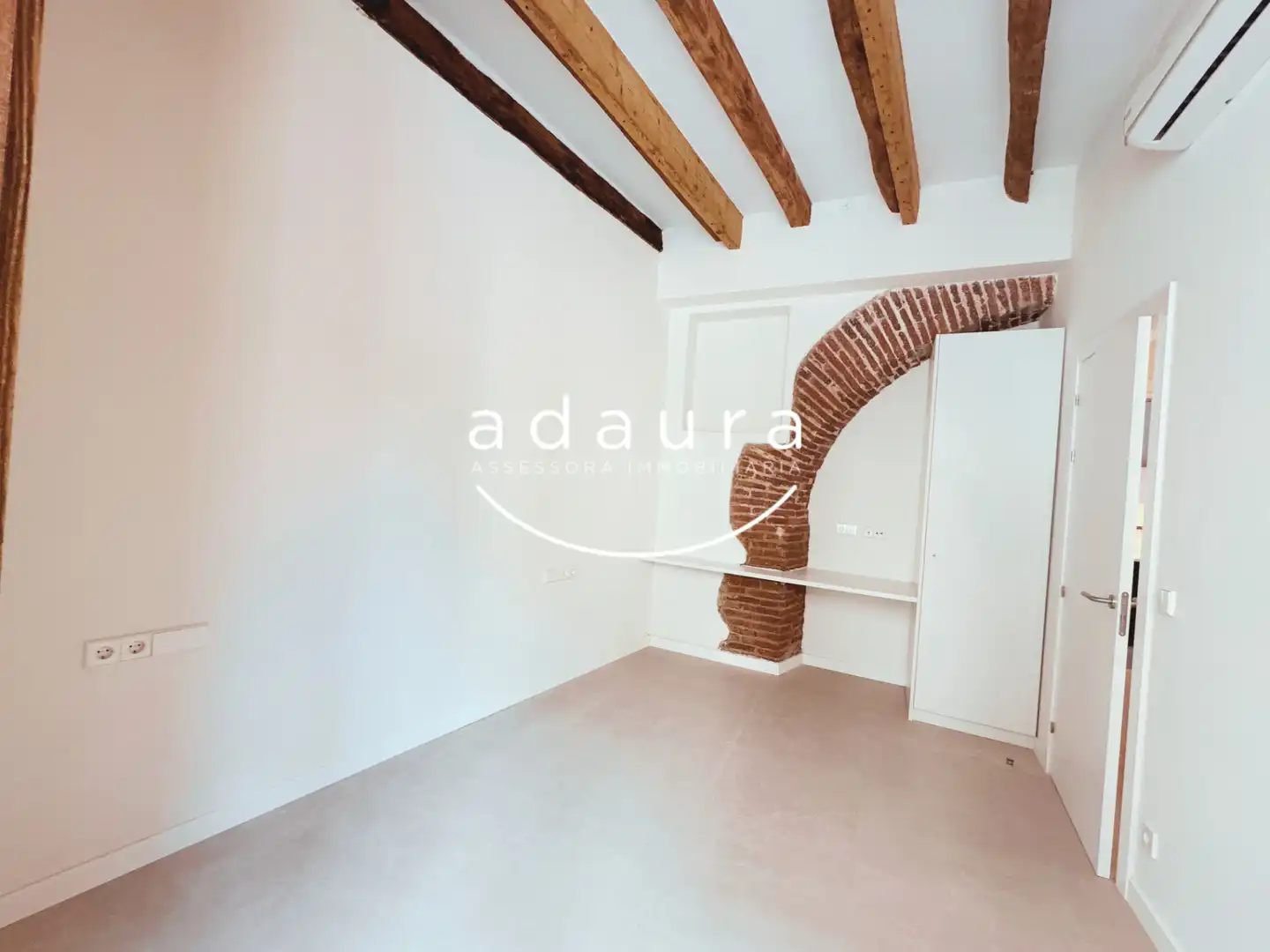 Bedroom of Ground floor for rent in Mataró  with Air Conditioner, Heating and Oven