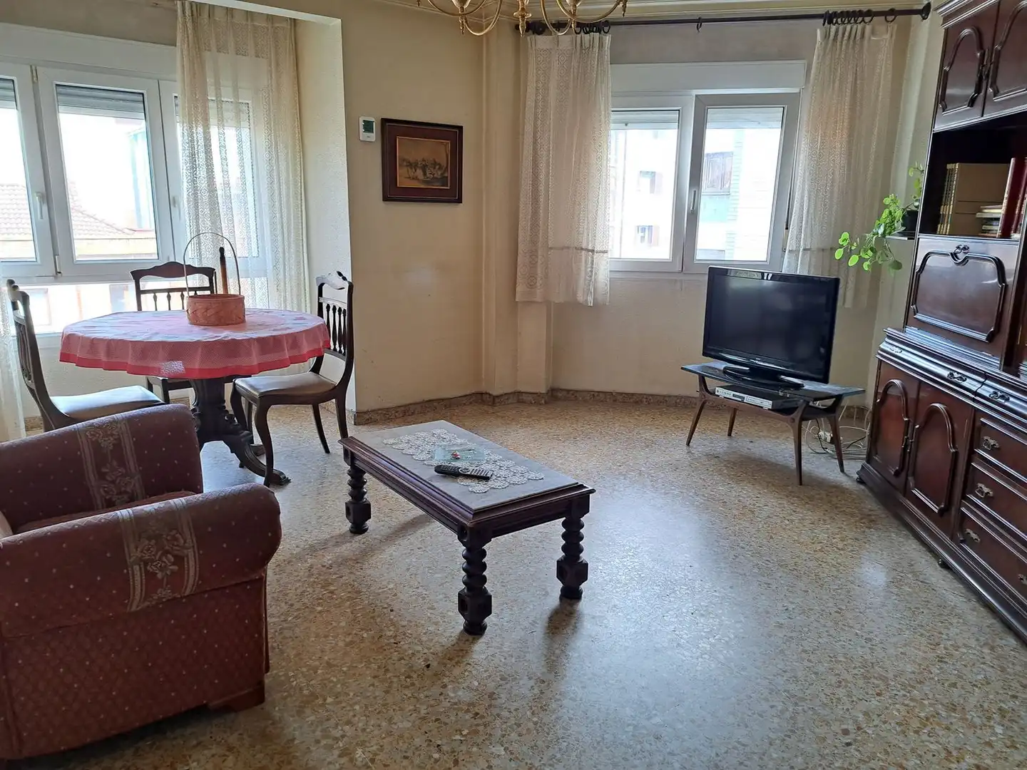 Sala d'estar de Pis en venda en Gijón  amb Piscina