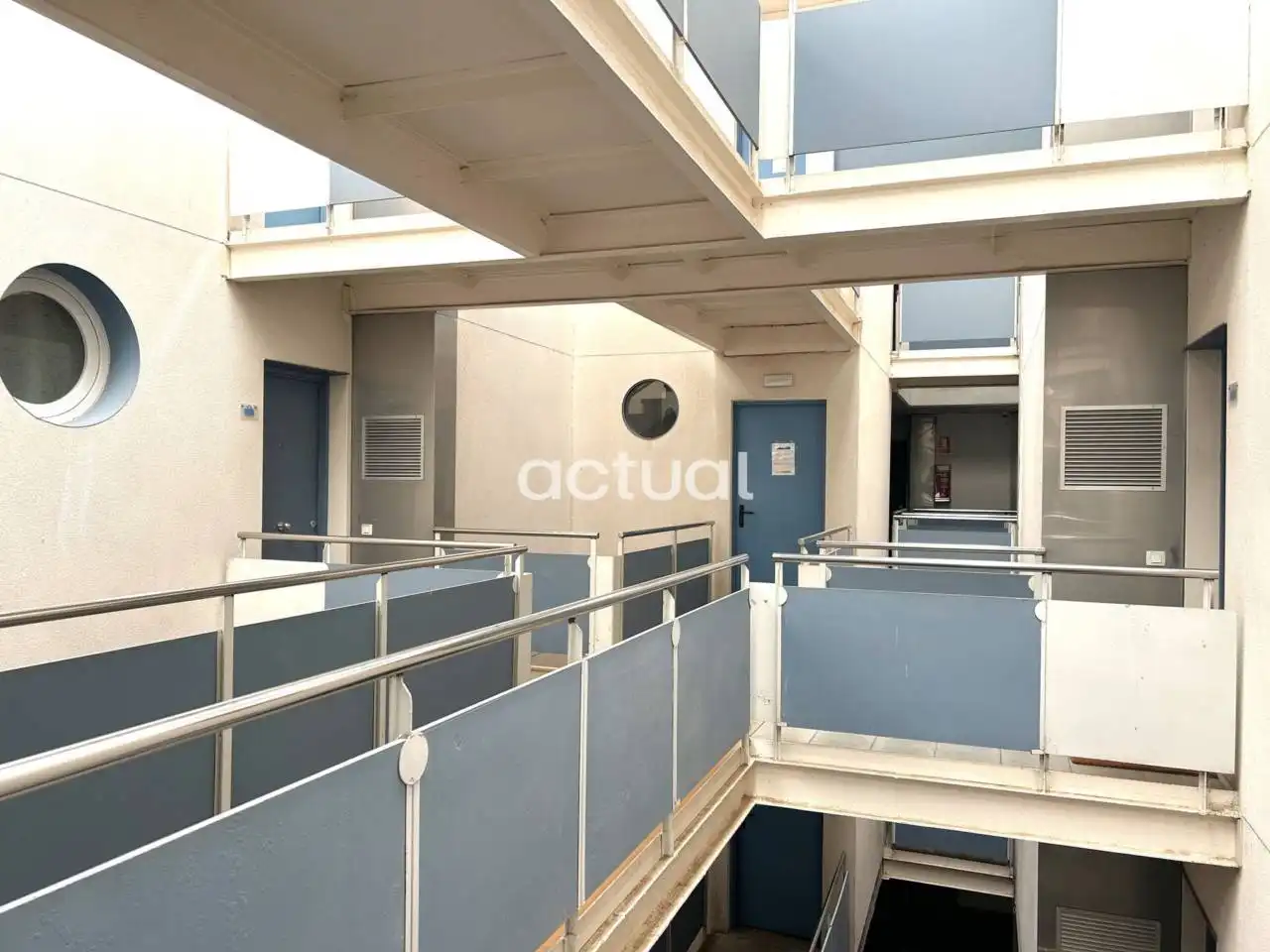 Apartamento con terraza en venta en Avenida port canigó, imagen 32