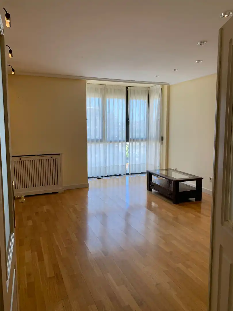 Piso de alquiler en Calle de Adriano de Utrecht, Sanchinarro