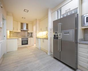 Kitchen of Flat for sale in  Madrid Capital  with Air Conditioner and Swimming Pool