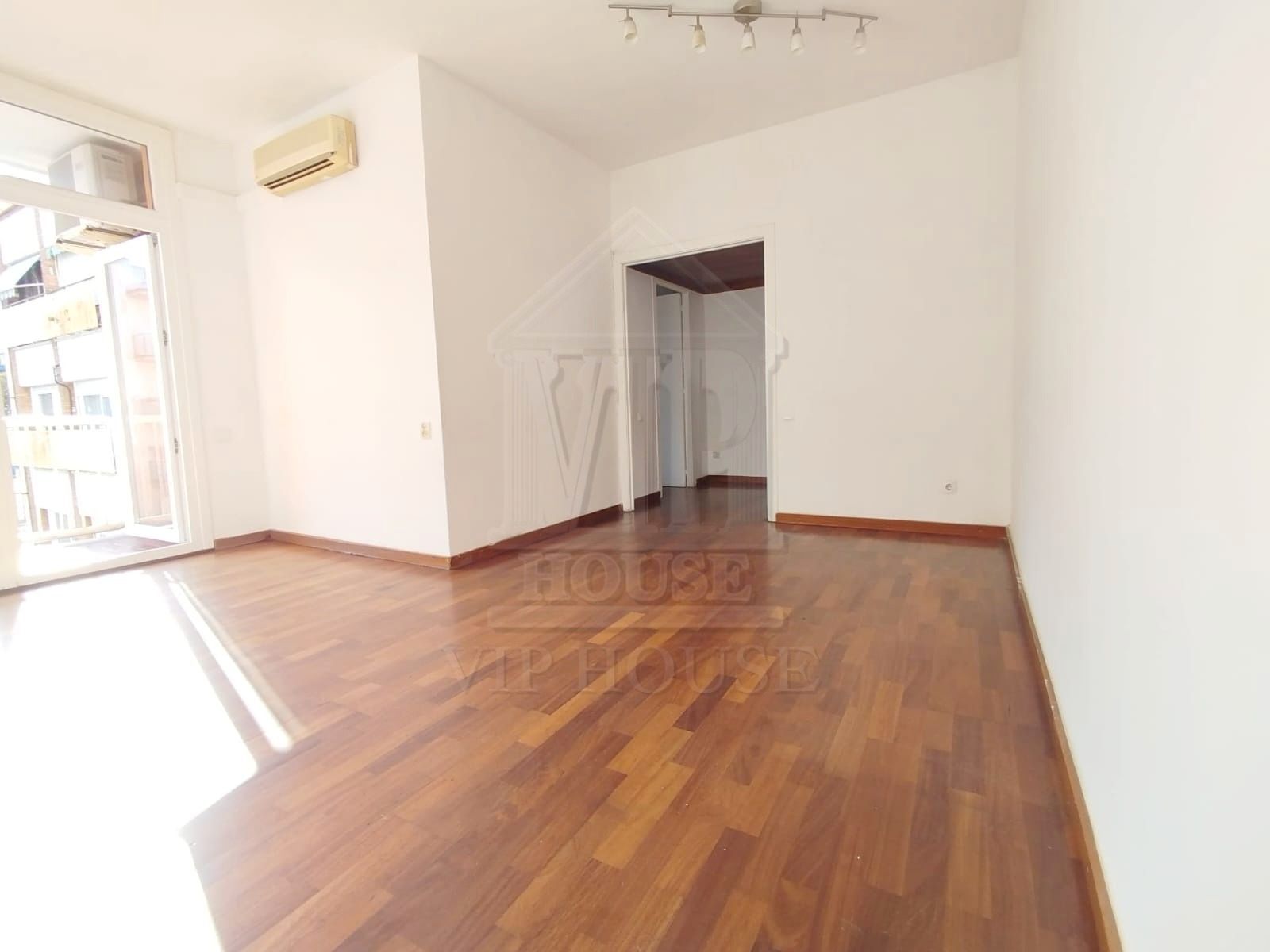 Sala d'estar de Pis en venda en Badalona amb Aire condicionat, Forn i Balcó