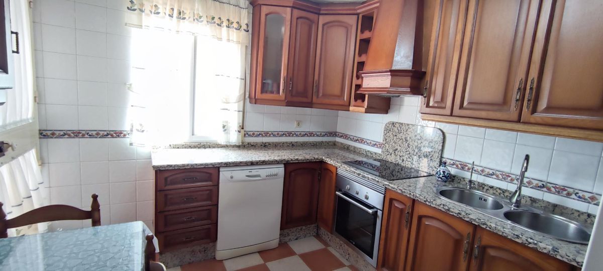 Küche von Einfamilien-Reihenhaus zur Miete in Las Gabias mit Möbliert