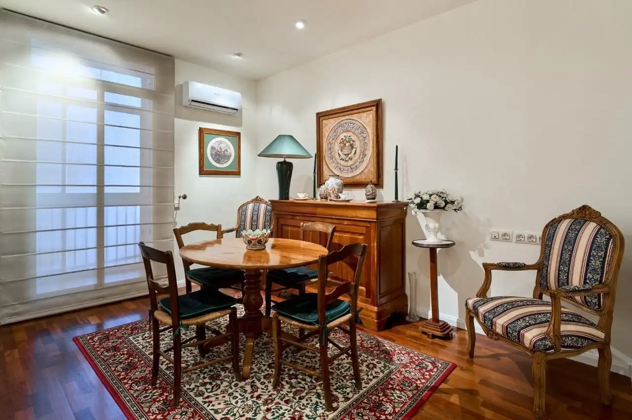 Wohnung zum Verkauf in Carrer COMTE D'URGELL, imagen 2