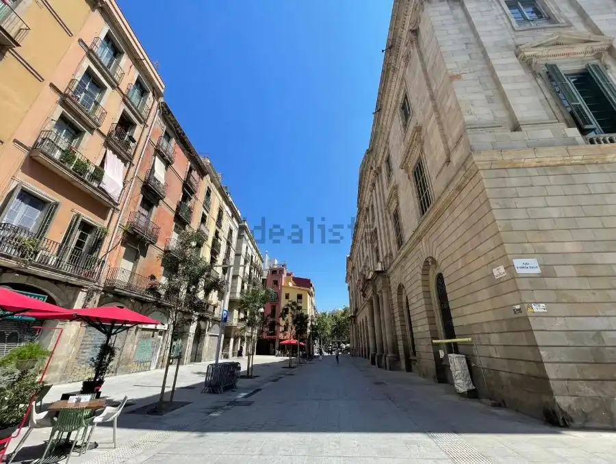 Vista exterior de Pis en venda en Barcelona amb Aire condicionat, Calefacció i Moblat