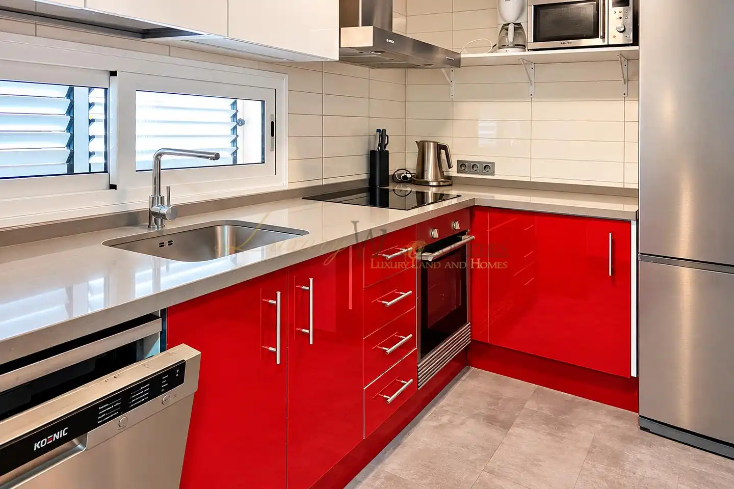 Casa con piscina en venta en Calle Beirut, imagen 8