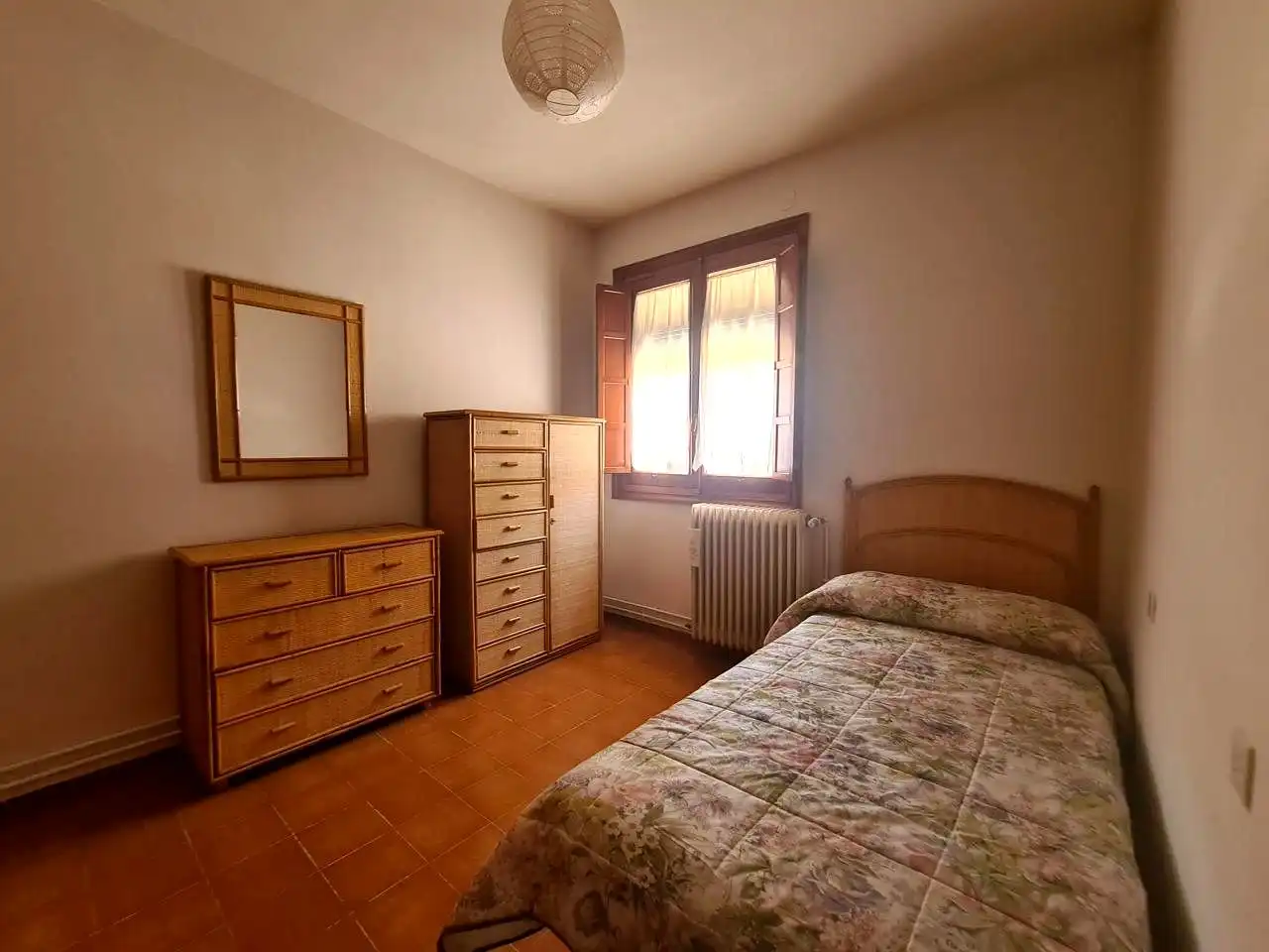 Habitación de Piso en venta en La Adrada  con Aire acondicionado, Terraza y Amueblado
