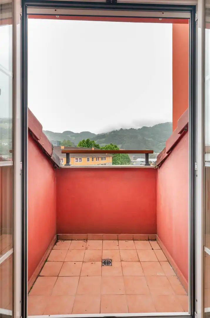 Terraza de Piso en venta en Mieres (Asturias) con Calefacción, Amueblado y Balcón