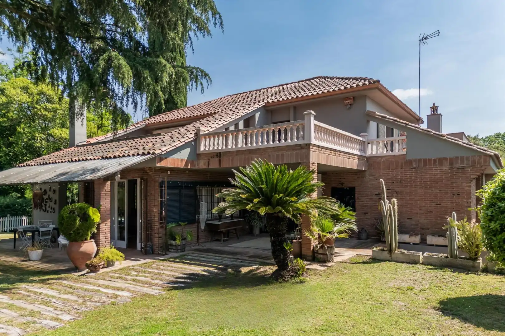 Villa con piscina in vendita a Carrer Acàcies