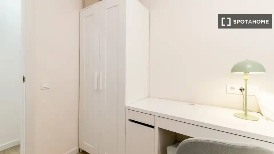 Habitación de Piso para compartir en Barcelona con Aire acondicionado, Terraza y Amueblado
