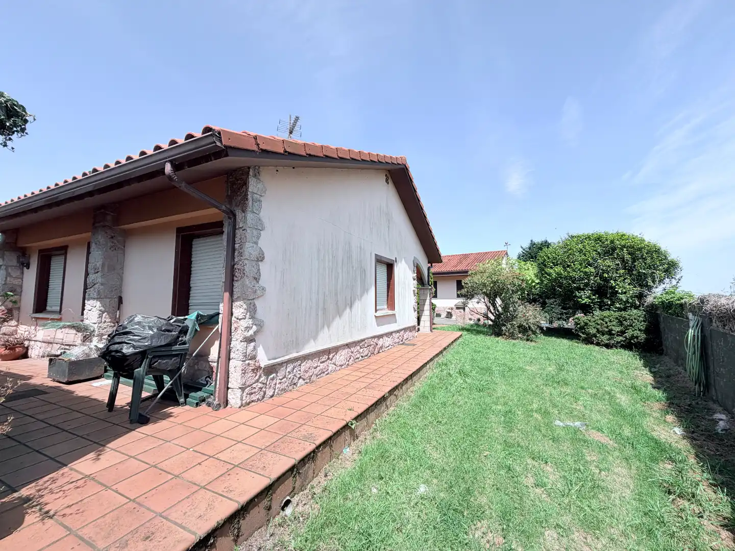 Vista exterior de Casa o chalet en venta en Villaviciosa con Calefacción, Jardín privado y Parquet