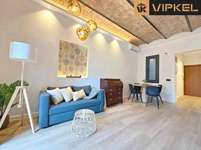 Piso en Venta en Carrer dels Ferrocarrils Catalans en La Marina del Port