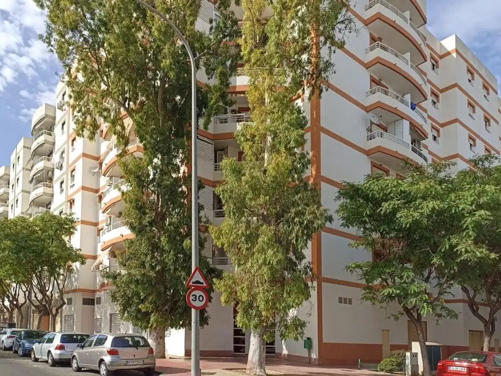 Vista exterior de Piso en venta en San Vicente del Raspeig / Sant Vicent del Raspeig con Piscina comunitaria