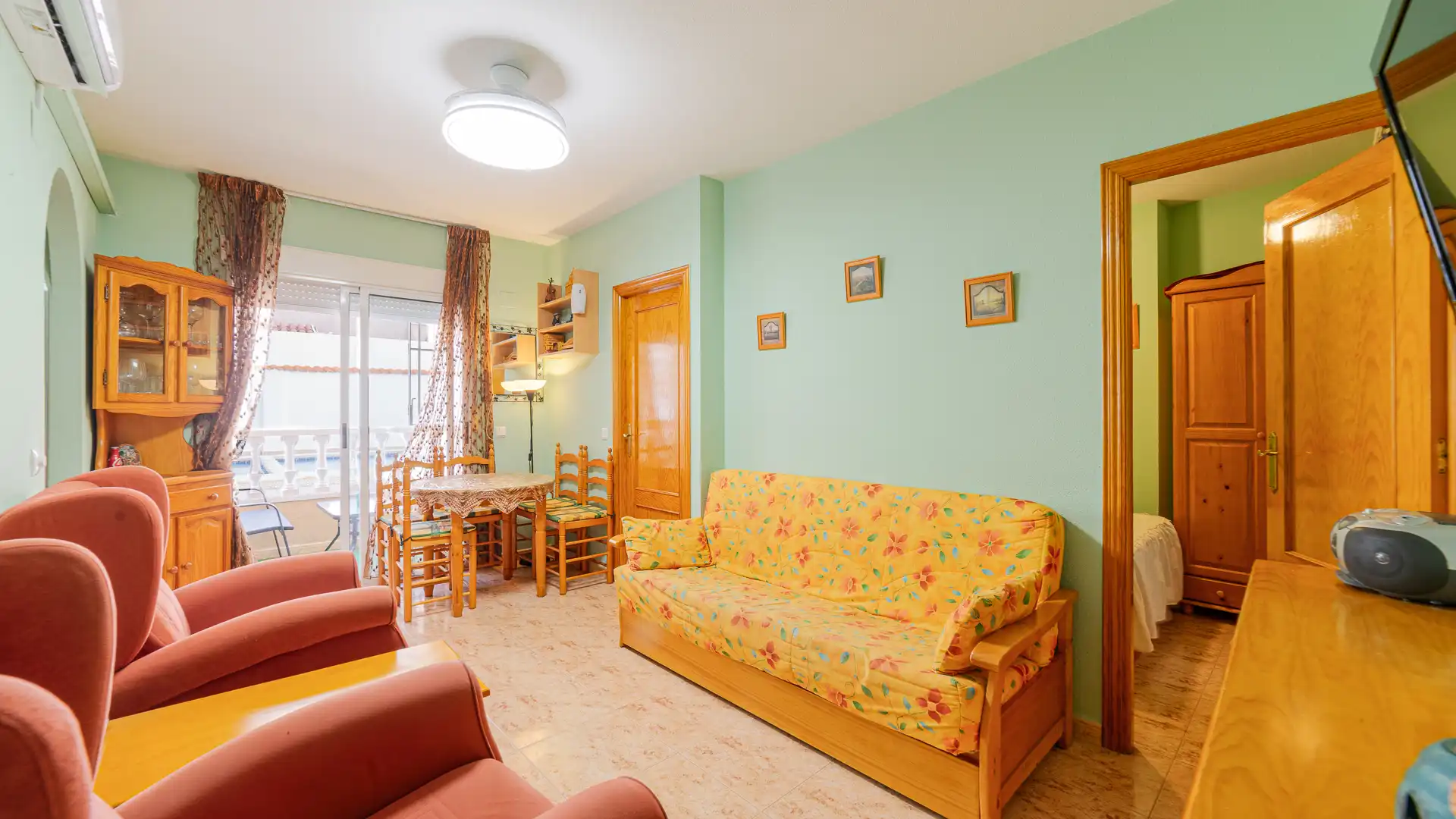 Sala de estar de Piso en venta en Torrevieja con Aire acondicionado, Calefacción y Terraza