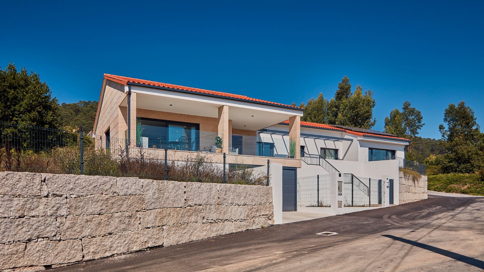 Vista exterior de Casa o xalet en venda en Sanxenxo amb Calefacció, Terrassa i Forn