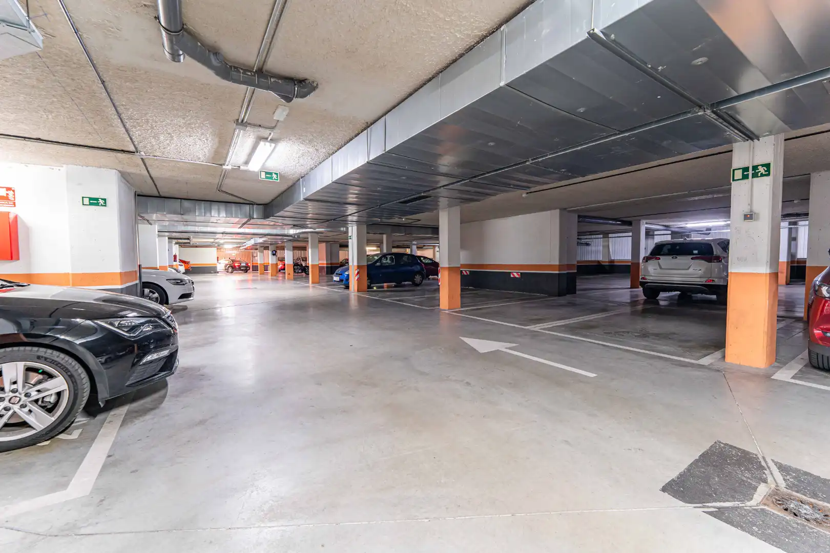 Parking of Flat for sale in Móstoles  with Air Conditioner, Heating and Private garden