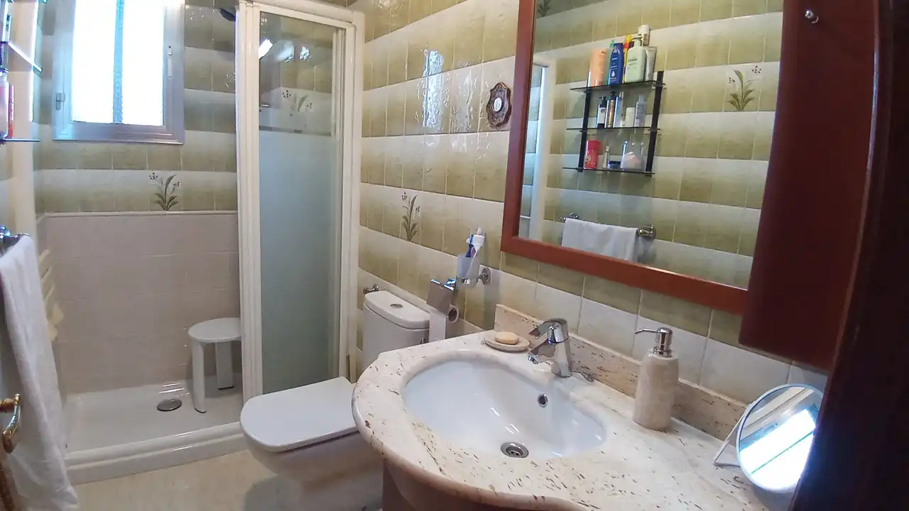 Bathroom of Flat for sale in Portugalete  with Heating, Private garden and Storage room