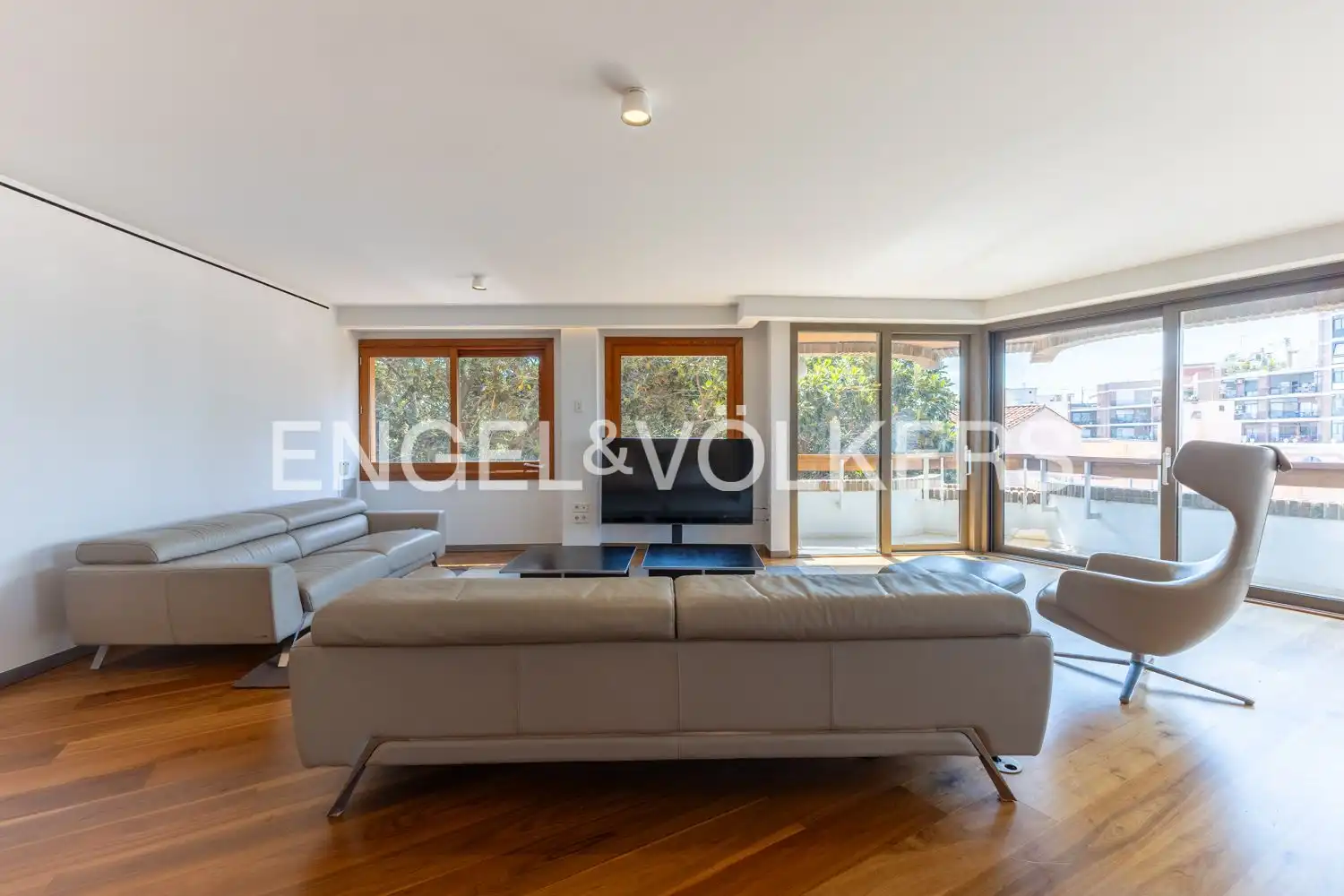 Sala d'estar de Pis de lloguer en Valencia amb Aire condicionat, Calefacció i Parquet