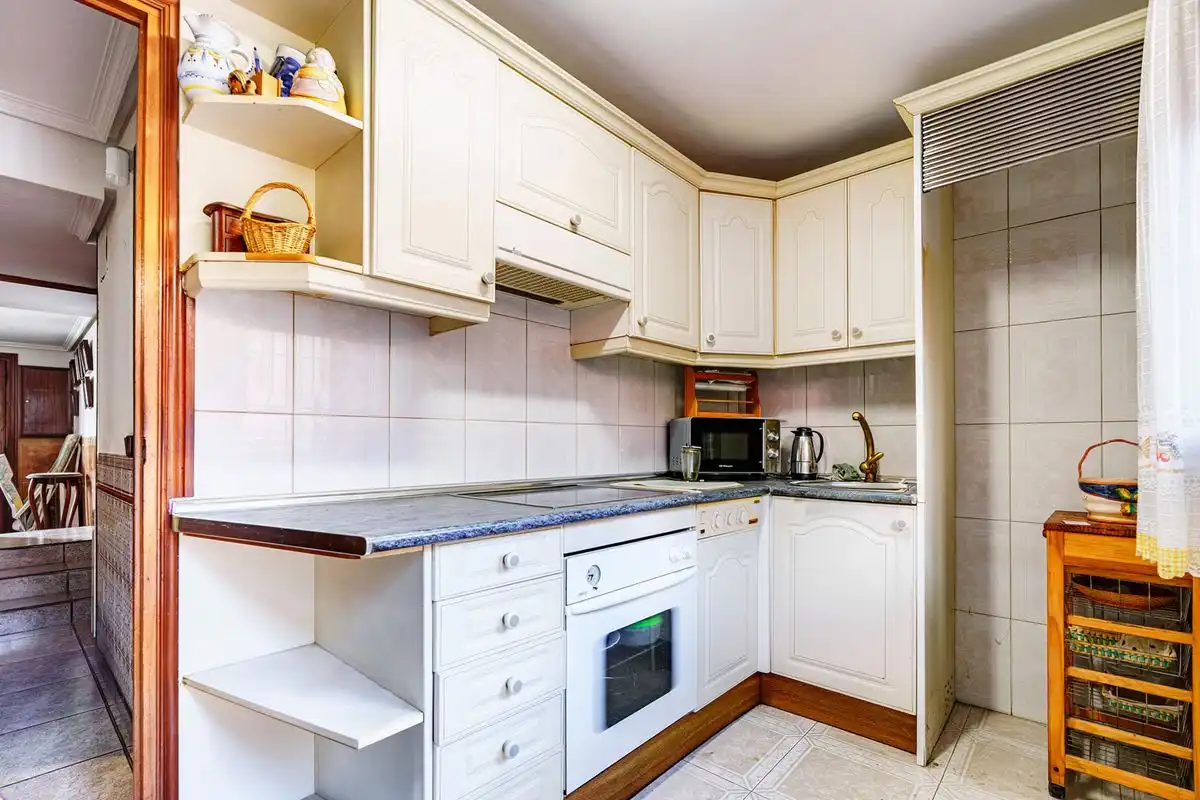 Cocina de Casa adosada en venta en Alcalá de Henares con Aire acondicionado, Calefacción y Jardín privado