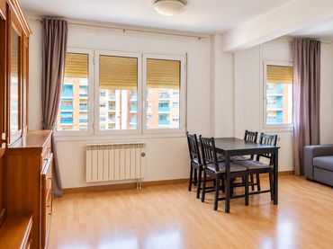Flat with lift for sale in Plaça dels Germans Serra