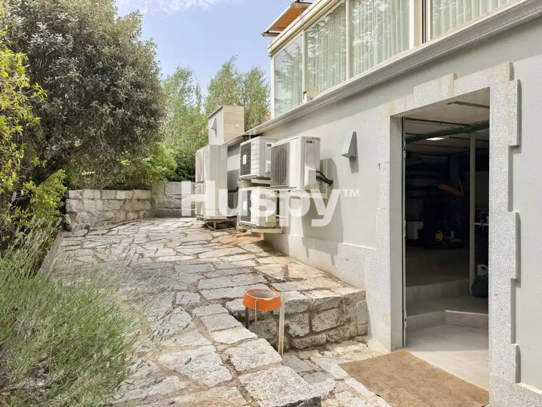 Exterior view of Houses for sale in Puerto de Galapagar - Las Cuestas