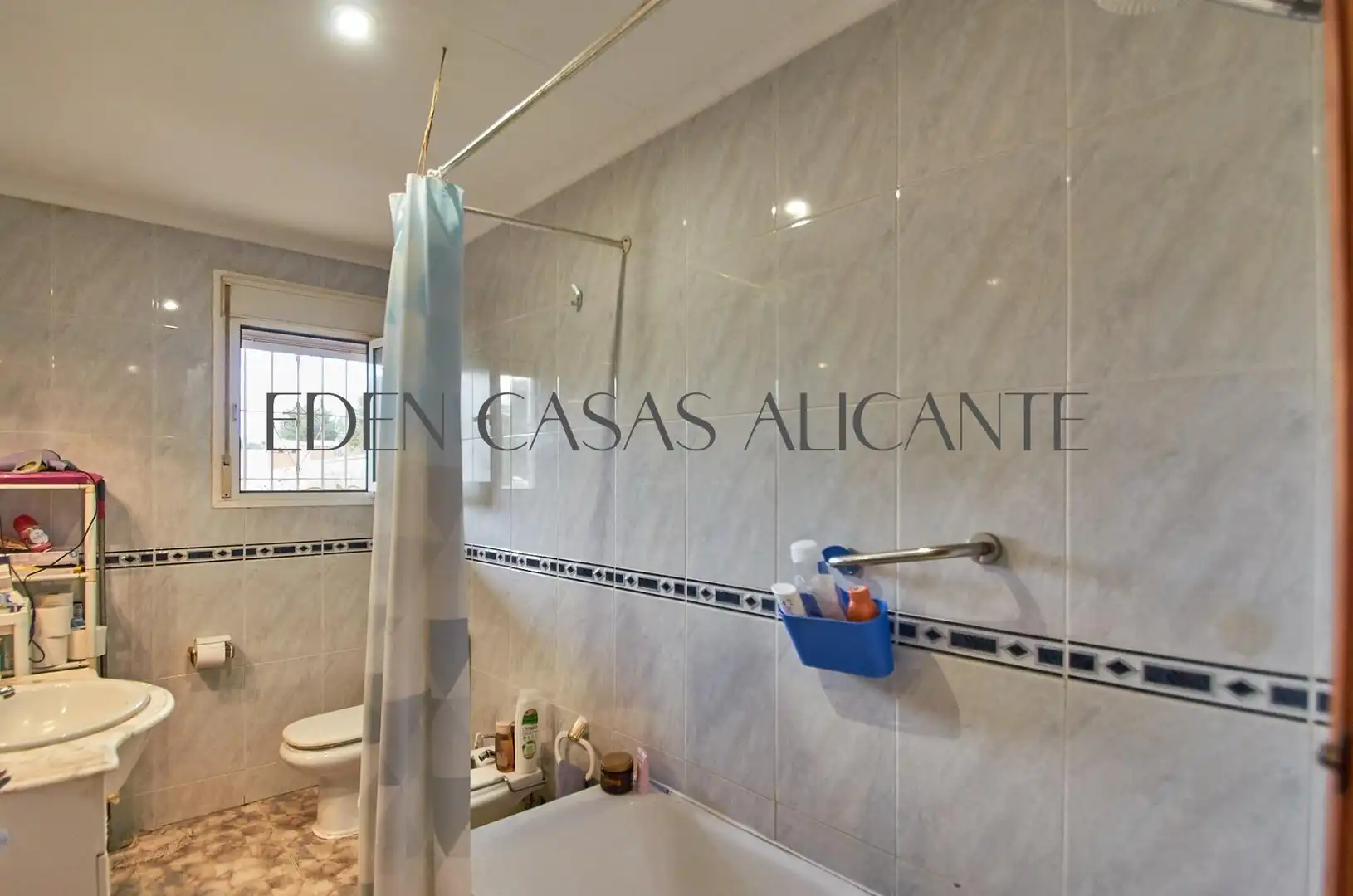 Baño de Casa o chalet en venta en Mutxamel con Aire acondicionado, Jardín privado y Terraza