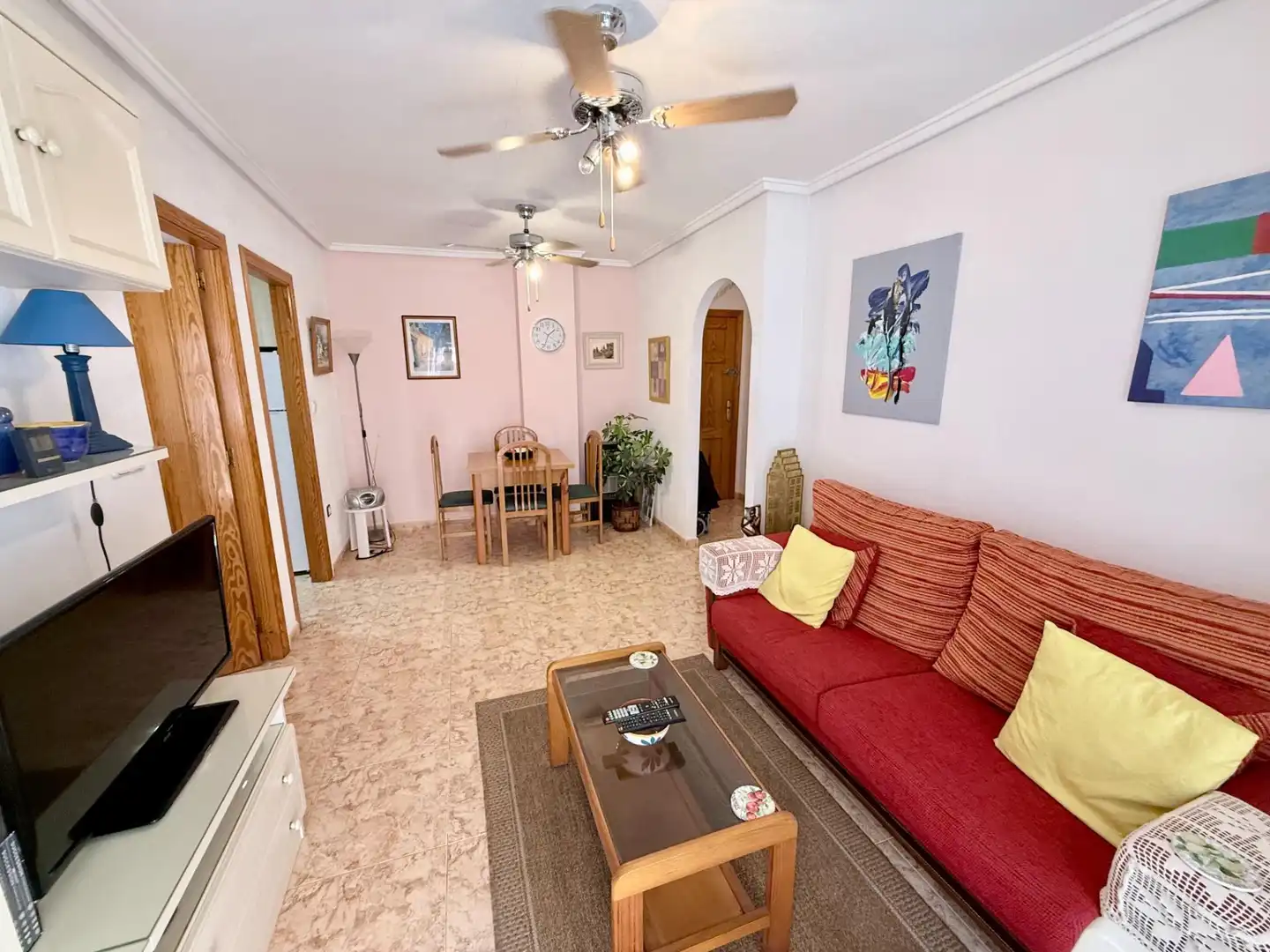 Sala d'estar de Apartament en venda en Torrevieja amb Terrassa, Moblat i Balcó