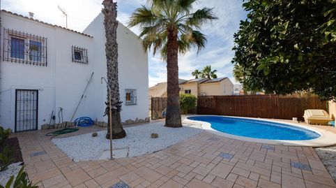 Foto 4 de Casa adosada en venta en Calle C. Velazquez, 39a, Zona Carrefour - Urbanizaciones, Torrevieja