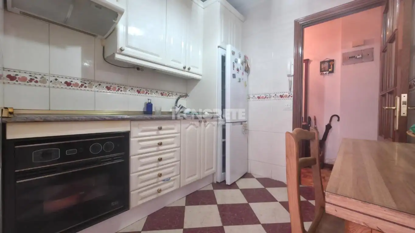 Cocina de Piso en venta en Guadalajara con Calefacción y Parquet
