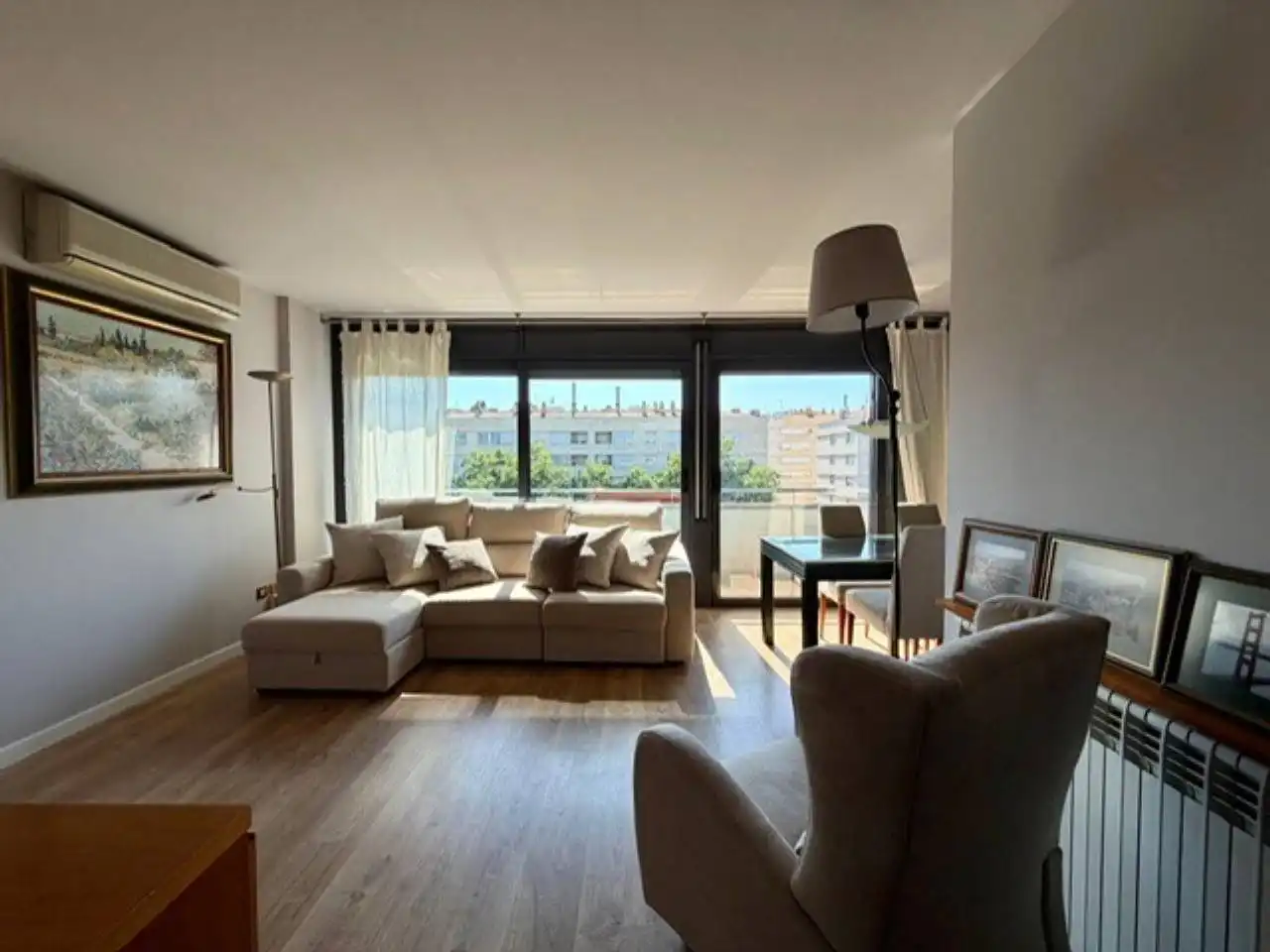 Sala de estar de Piso de alquiler en Sabadell con Aire acondicionado, Calefacción y Parquet